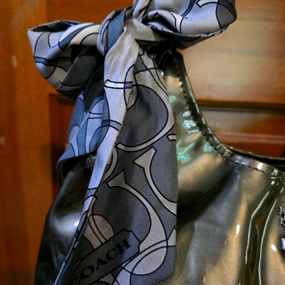 coach madison metallic green with steel blue lined euc - Picture 3 of 5